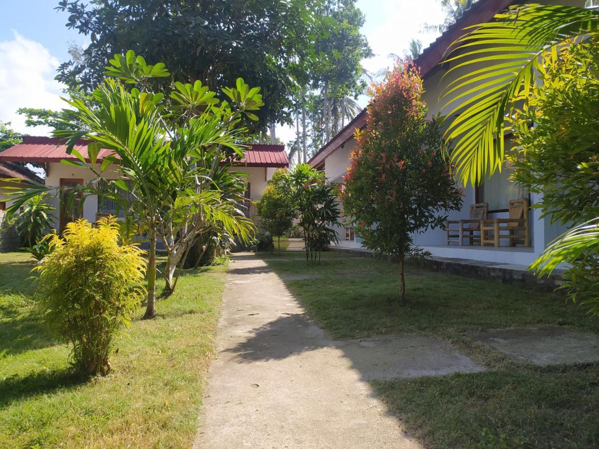 Kebun Homestay Kuta  Exterior photo
